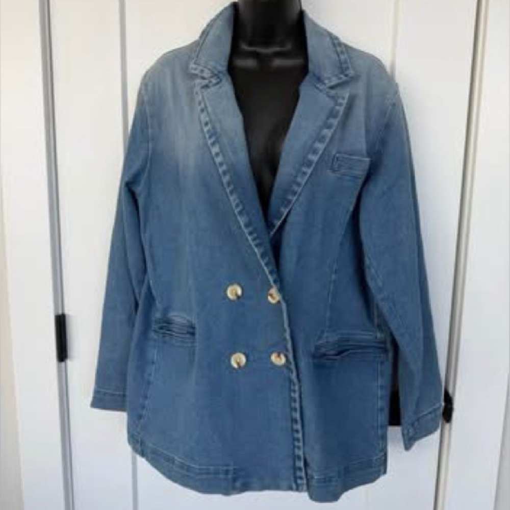 WOMENS DENIM JEAN JACKET BLAZER -DISTRESSED WASH
SZ L-XL (see measurements) -